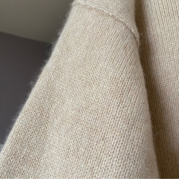 Aritzia The Group Babaton Luxe Cashmere Hoodie cream tan beige - Picture 9 of 9